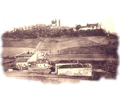 Le chateau de Chandieu et la chapelle plus bas